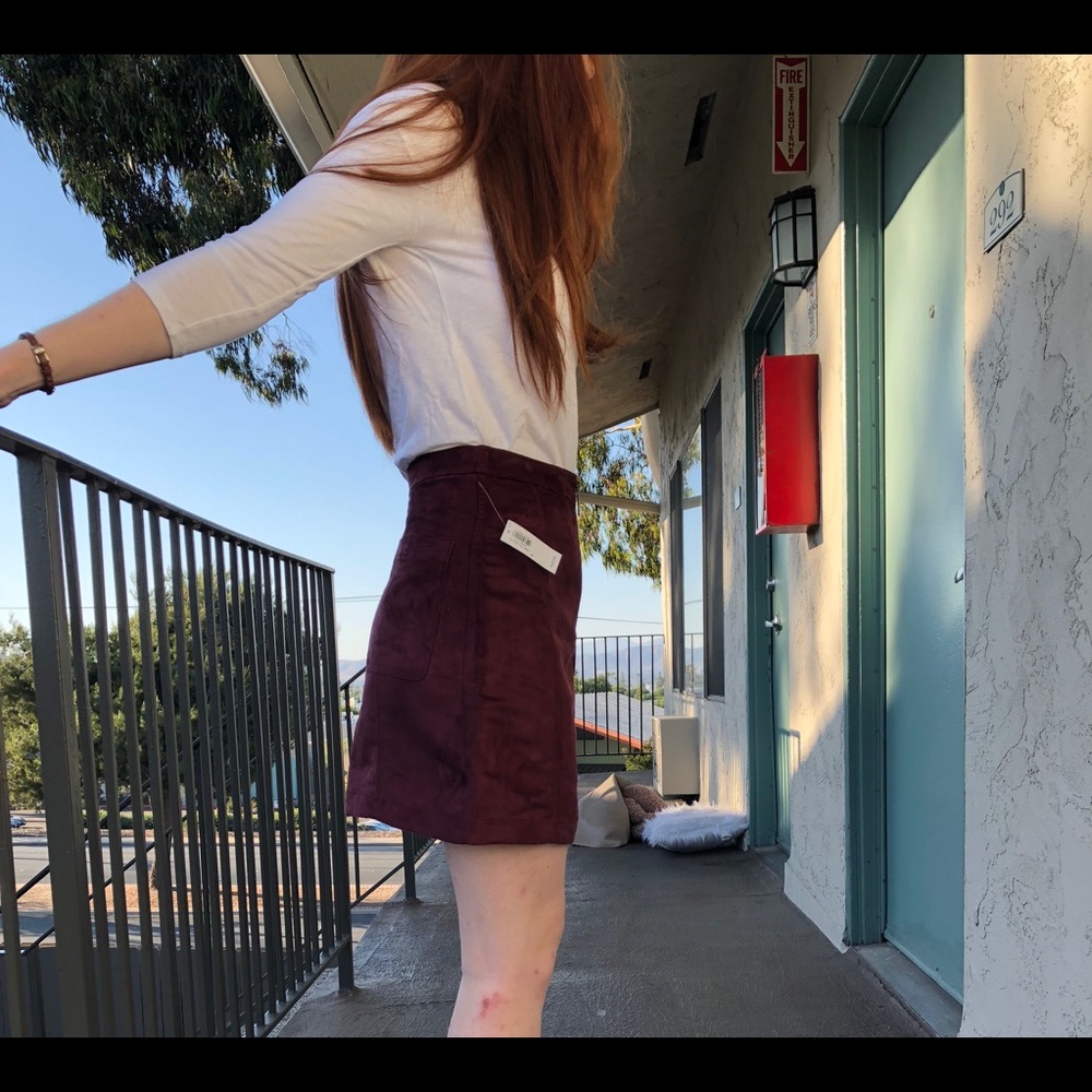 ❗️SALE❗️ OLD NAVY velvet mini skirts! - Picture 3 of 7